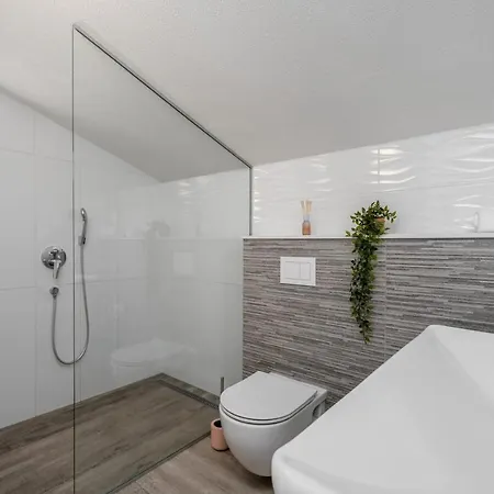 Dream With Private Pool, 2 Bedrooms With En-suite Bathrooms, Sea View * Omiš