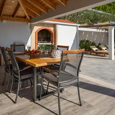 Vila Dream With Private Pool, 2 Bedrooms With En-suite Bathrooms, Sea View Omiš