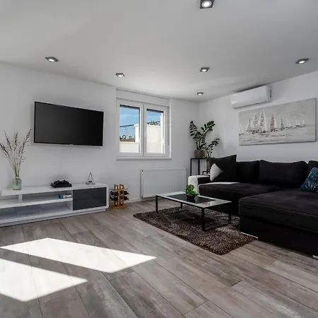 Vila Dream With Private Pool, 2 Bedrooms With En-suite Bathrooms, Sea View *