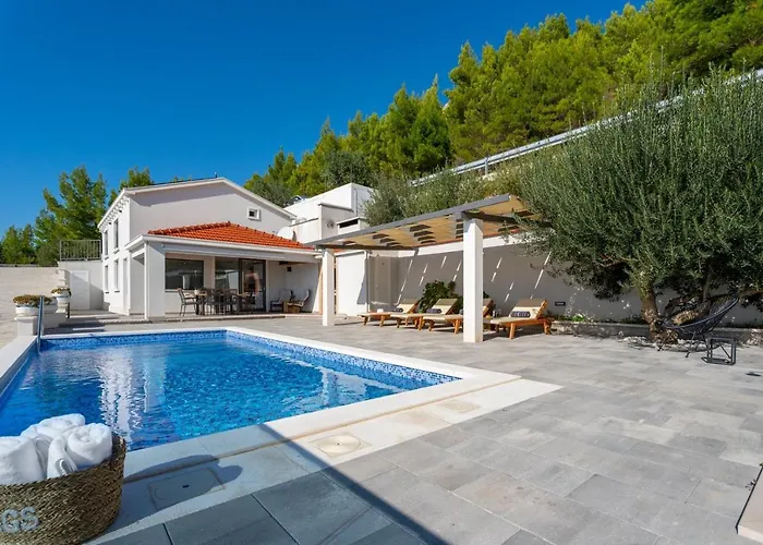 Villa Dream With Private Pool, 2 Bedrooms With En-suite Bathrooms, Sea View Omiš