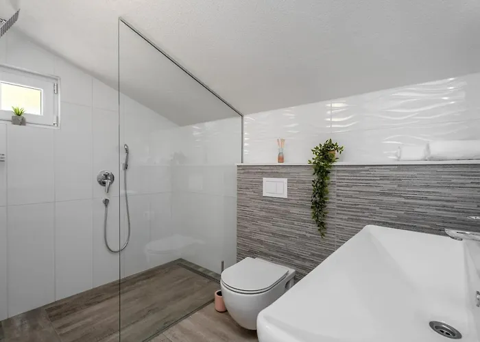 Dream With Private Pool, 2 Bedrooms With En-suite Bathrooms, Sea View * Omiš