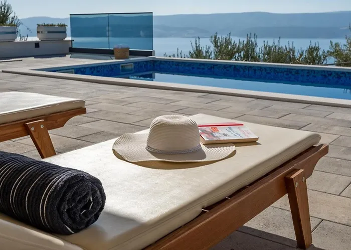 Dream With Private Pool, 2 Bedrooms With En-suite Bathrooms, Sea View